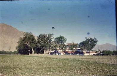 1949年Hugh E. Richardson拍摄的昌珠寺彩色远景