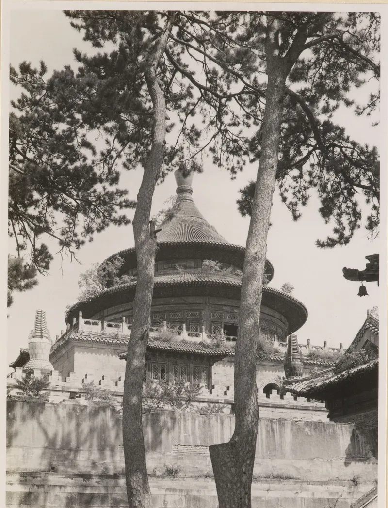 赫达·莫里逊《赫达·莫里逊的中国相册》所收普乐寺旭光阁旧影