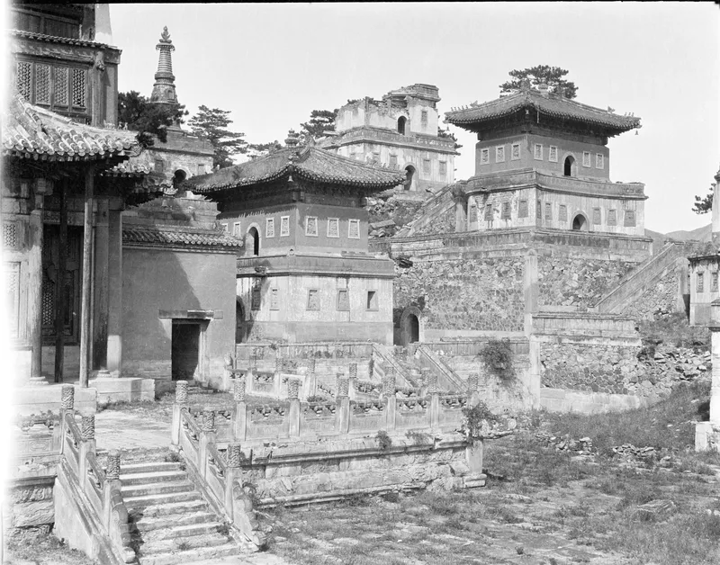 Sidney D. Gamble于1924至1927年间拍摄的普宁寺后部建筑群