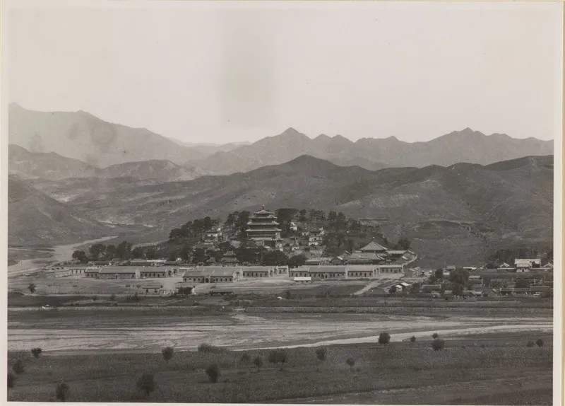 Hedda Morrison约于1933至1946年间拍摄的普宁寺远景