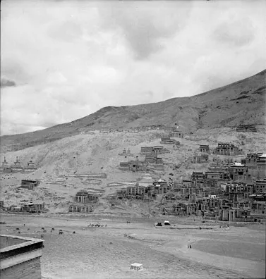 1948年萨迦寺三幅全景中幅