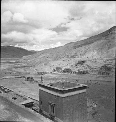 1948年萨迦寺三幅全景左幅
