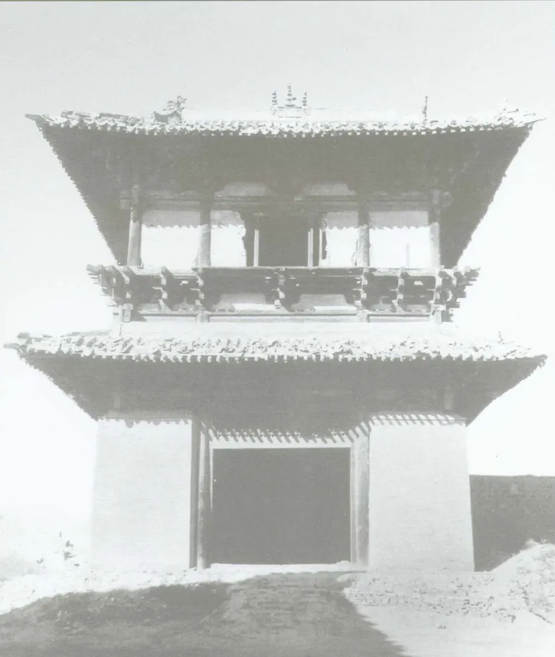1933年梁思成、刘敦桢调查大同时拍摄的善化寺普贤阁