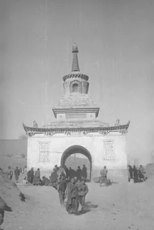 塔尔寺 - taersi old 1932 1933 entrance chorten