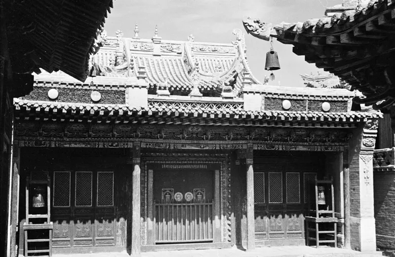 Harrison Forman于1937年拍摄的塔尔寺佛殿正立面