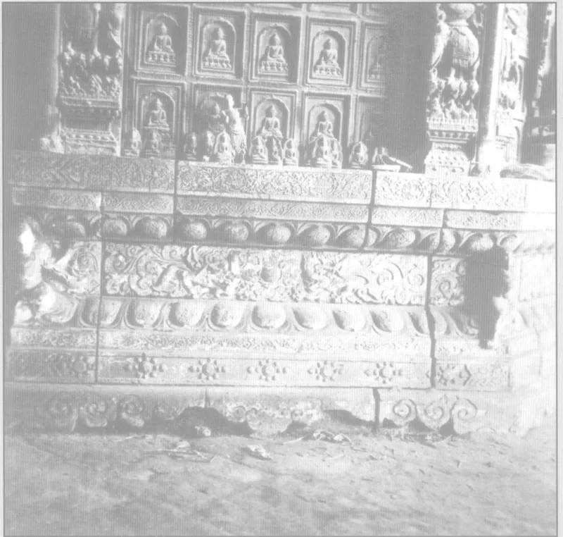 《中国古建筑图典》所收北平智化寺转轮藏须弥座旧影